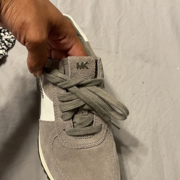 Light used Michael kors shoes - Picture 2 of 4